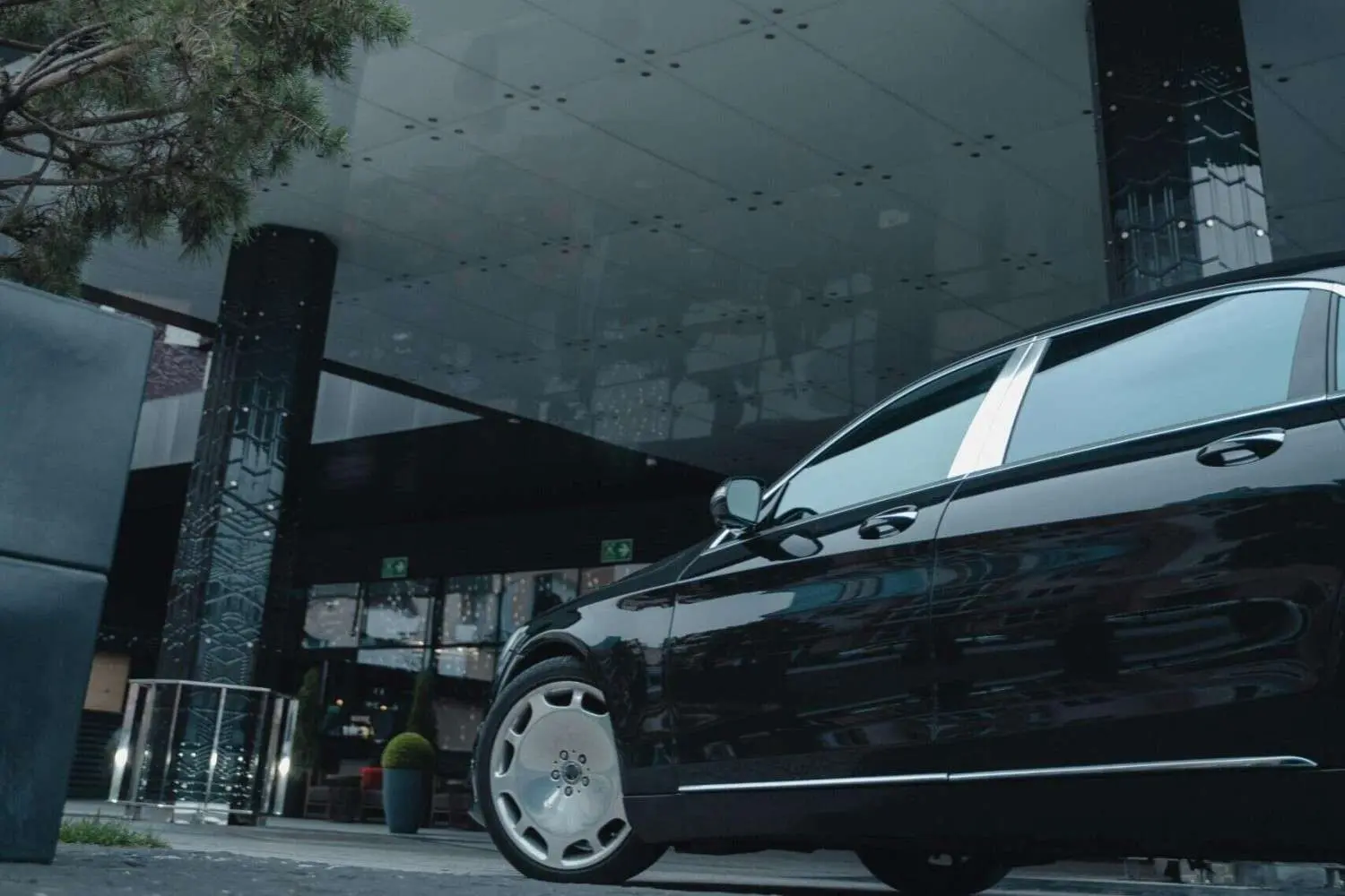 Home Whistler Transfers showcasing Black Mercedse S-class car