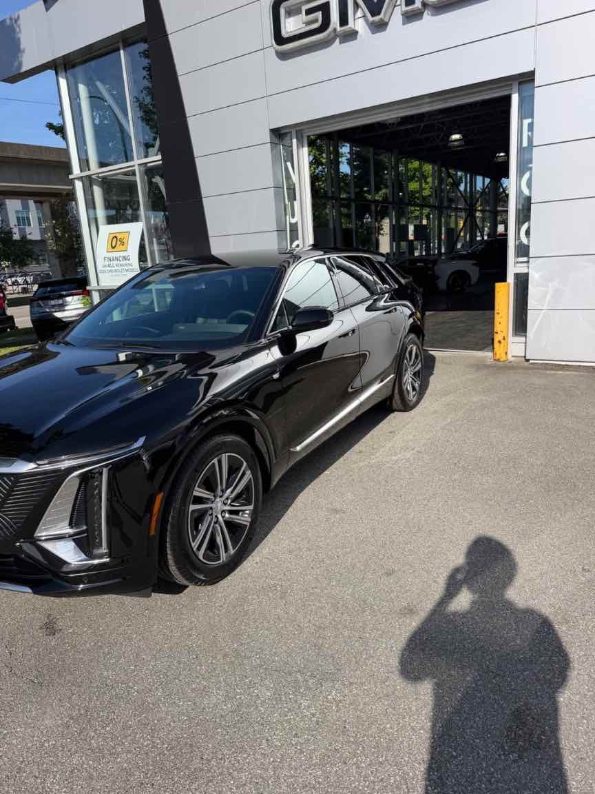 Premium Black Cadillac LYRIQ 2026 IMG 1412 90kb