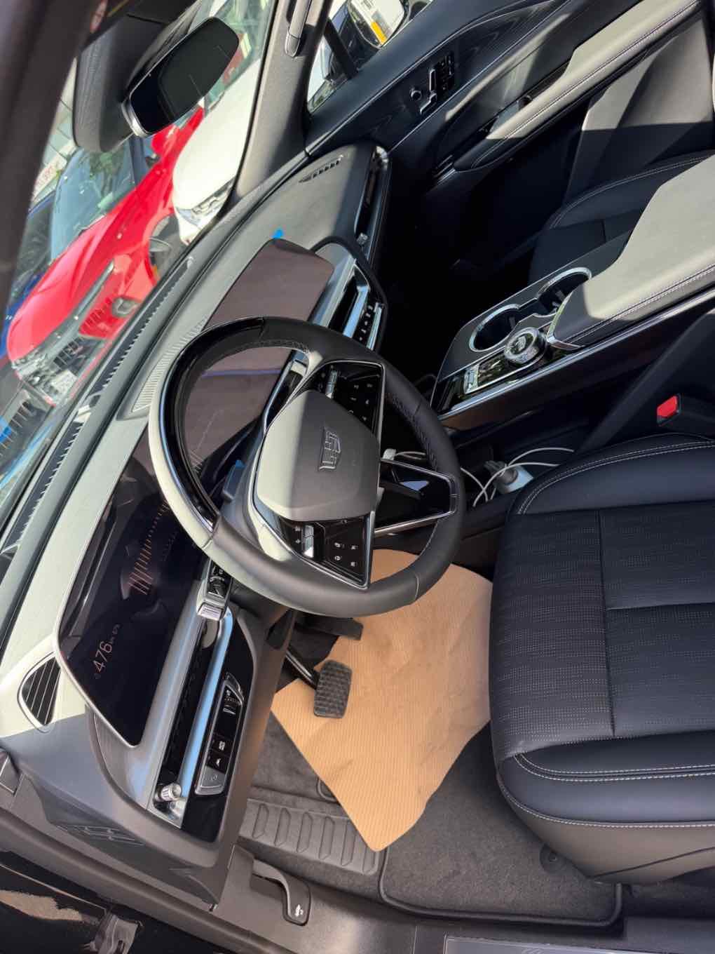 Premium Black Cadillac LYRIQ 2026 IMG 1414 90kb
